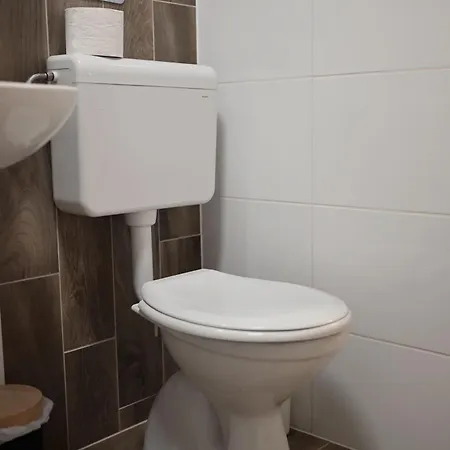 Buda-rest * Budapeşte